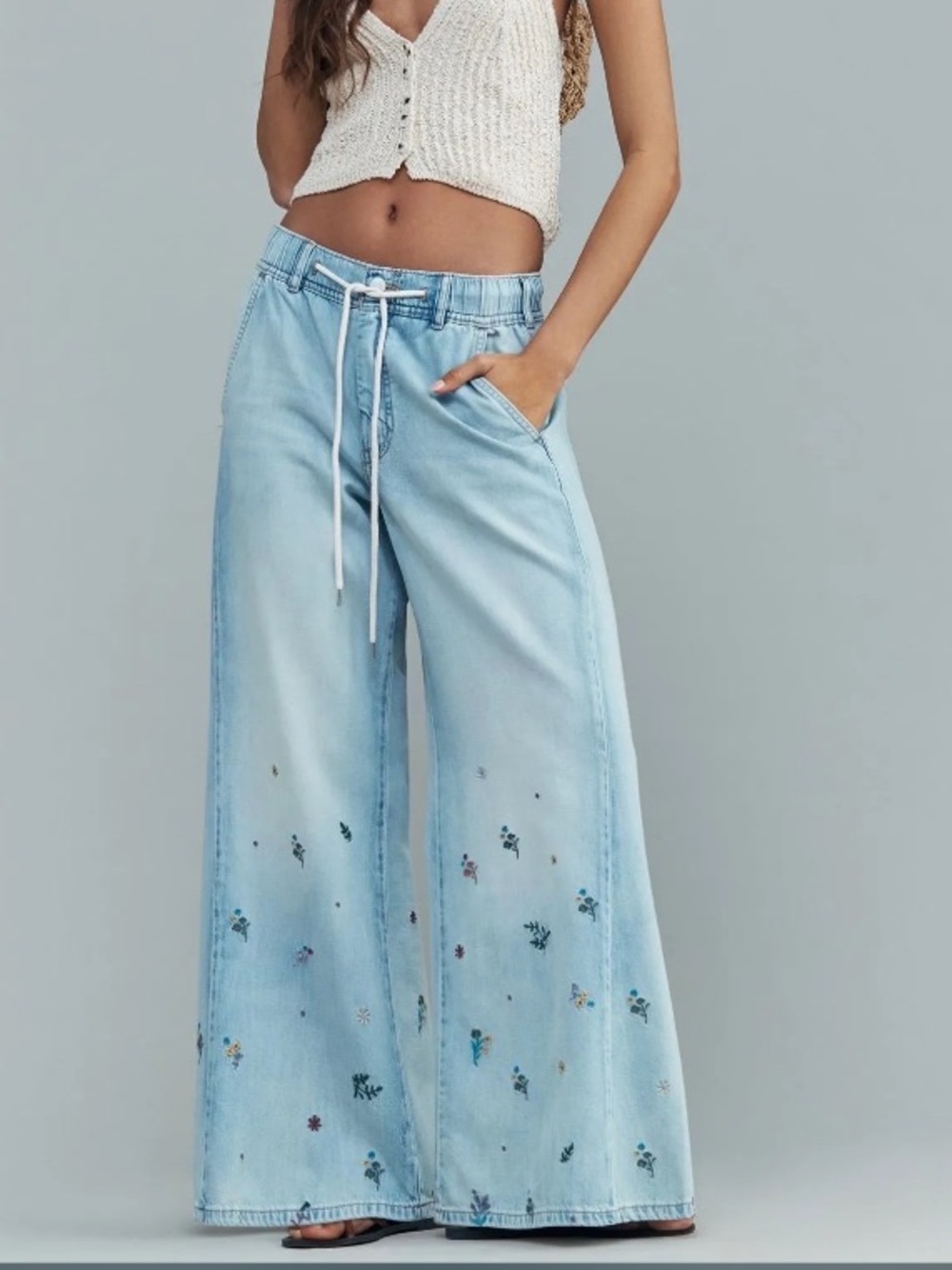Anthropologie Pilcro Wide Leg Light Blue Floral Embroidered Jeans- Size Large